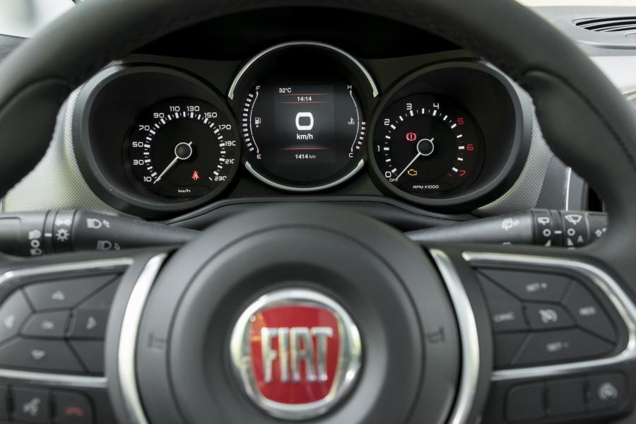Панель приборов Fiat 500L 2017 года  (фото 12 из 45)